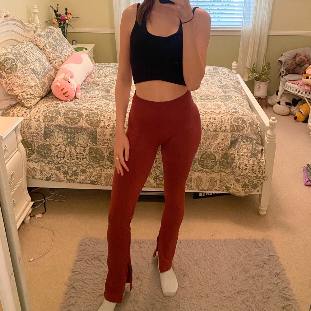 Fabletics burgundy yoga pants - Picture 5 of 5